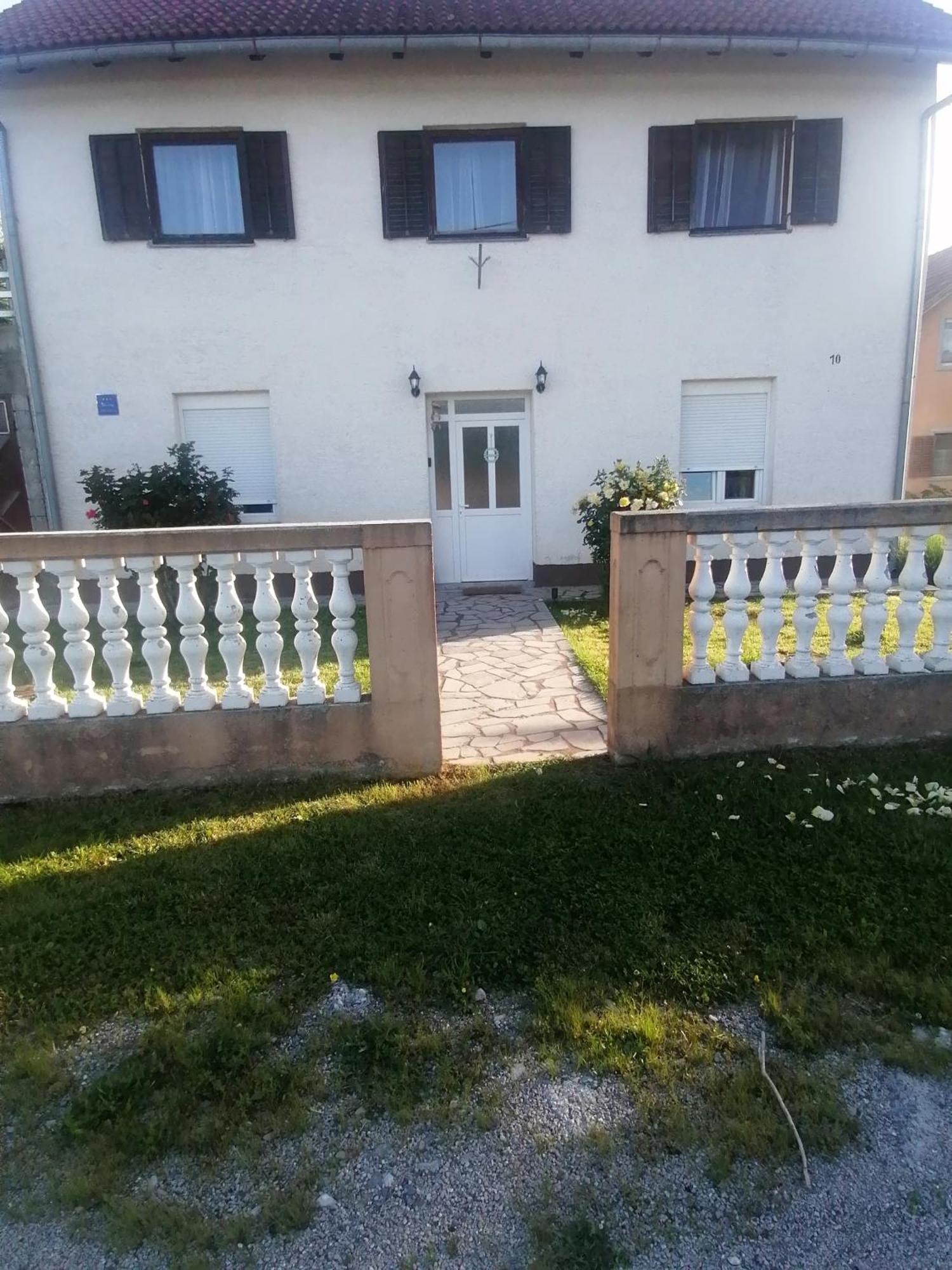 Domus Nostra Apartman Lovinac  Kültér fotó